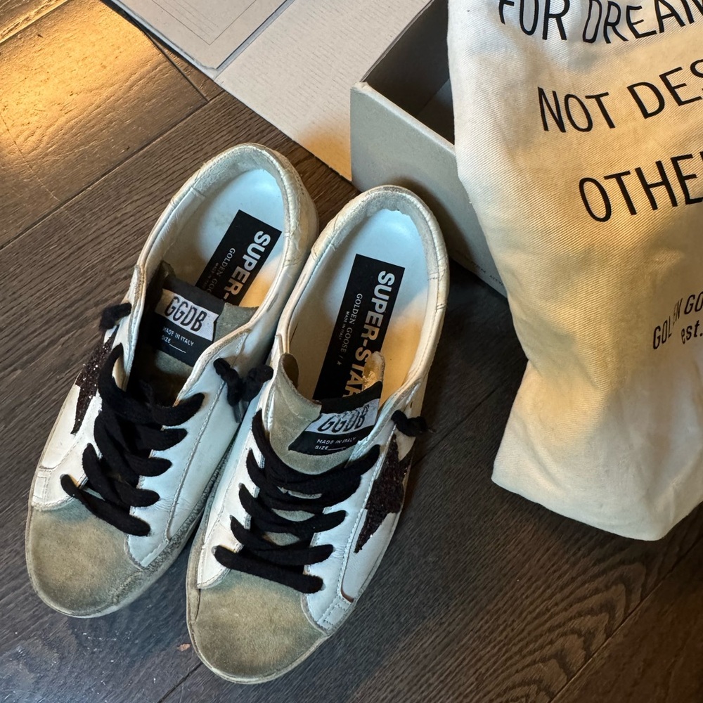 GOLDEN GOOSE - Superstar Sneakers with Black/Grey Accents
